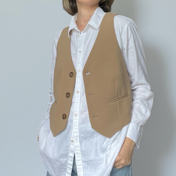 Cupcakes and Cashmere Camel Vest Tailored Layering Piece Preppy Minimalist Style - Picture 3 of 12